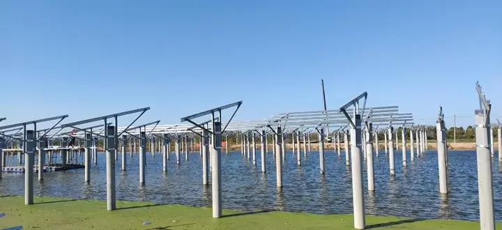 Floating photovoltaic power station (1)
