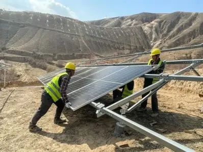 Mountainous photovoltaic power station (2)