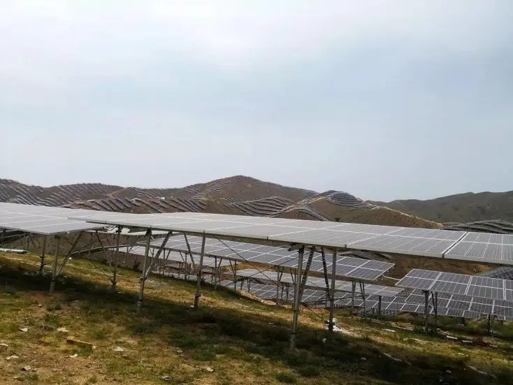 Mountainous photovoltaic power station (3)